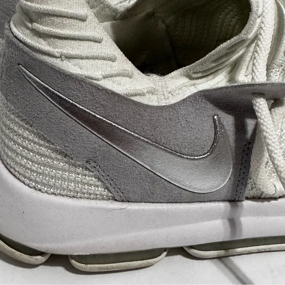 Nike KD Men's White and Gray Basketball Shoes size 15