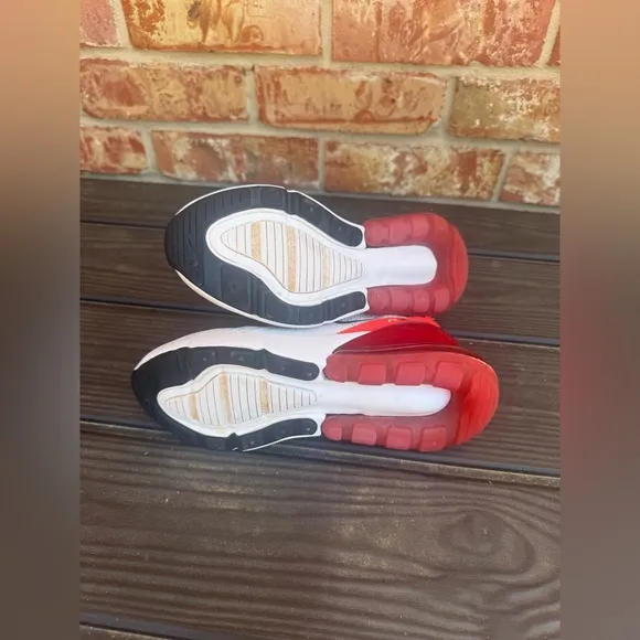 Nike Kids Air Max 270 White and Red Shoes, slightly used Size 3.5