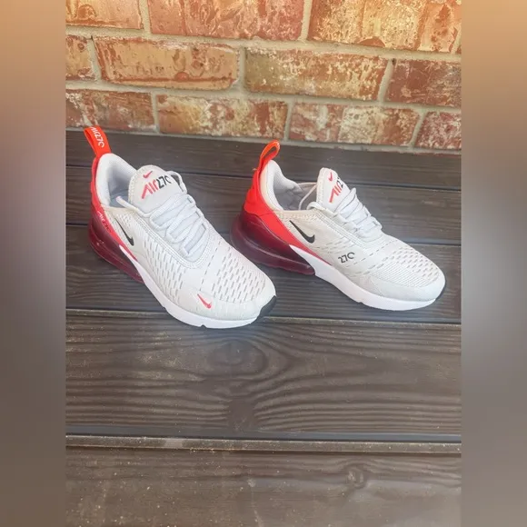 Nike Kids Air Max 270 White and Red Shoes, slightly used Size 3.5