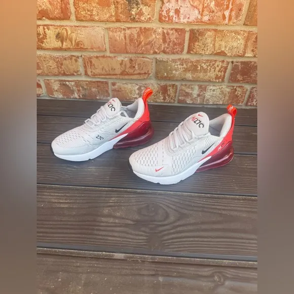 Nike Kids Air Max 270 White and Red Shoes, slightly used Size 3.5