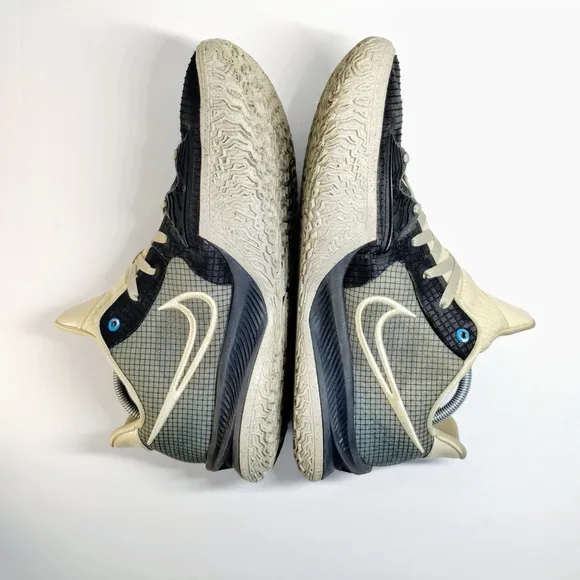 Nike Kyrie 4 Low Basketball Shoes Men 13 Black Smoke Gray Athletic Sneakers