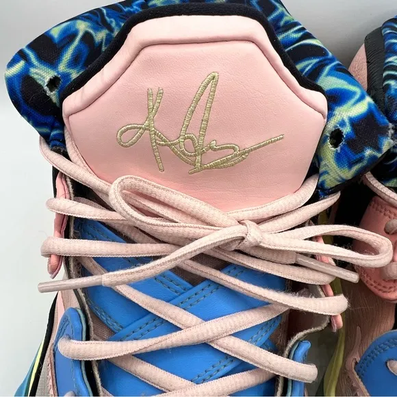 Nike Kyrie Infinity Nike Basketball Shoes - Blue and Pink
