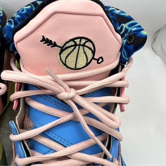 Nike Kyrie Infinity Nike Basketball Shoes - Blue and Pink