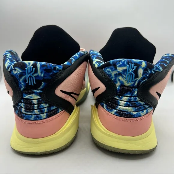 Nike Kyrie Infinity Nike Basketball Shoes - Blue and Pink
