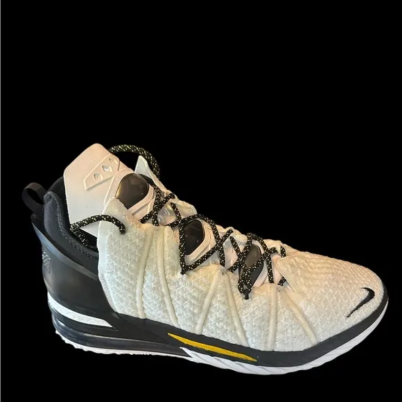 Nike LeBron 18 White Black Sneakers Shoes 13 NIB