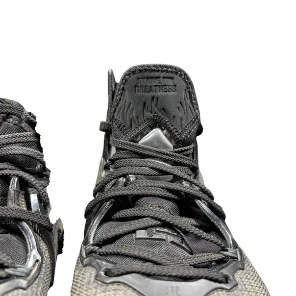 Nike LeBron 19 Black Aqua Sneakers Size 7 Youth Size‎ 7.5 Mens
