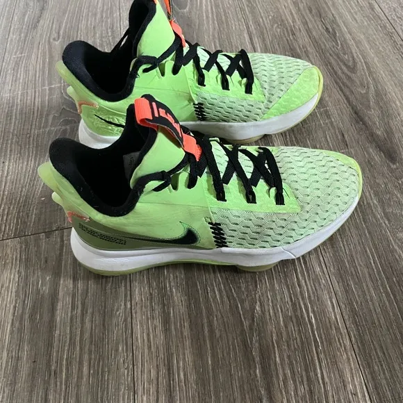 Nike LeBron Witness 5 Basketball Shoes – Neon Green &amp; Black – Size 8.5