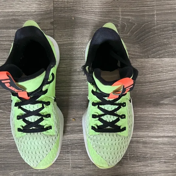 Nike LeBron Witness 5 Basketball Shoes – Neon Green &amp; Black – Size 8.5