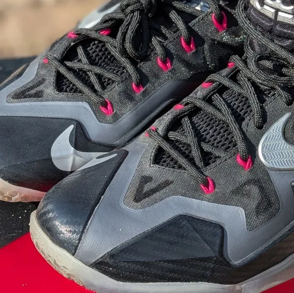 Nike LeBron XI 11 MIAMI NIGHTS 616175-003 size Men Size 11 Worn Twice 2013