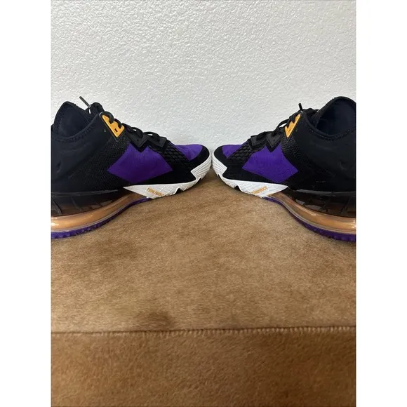 NIKE LEBRON XVIII 18 LOW BLACK/WHITE-FIERCE PURPLE SIZE MEN'S 12 [CV7562-003]