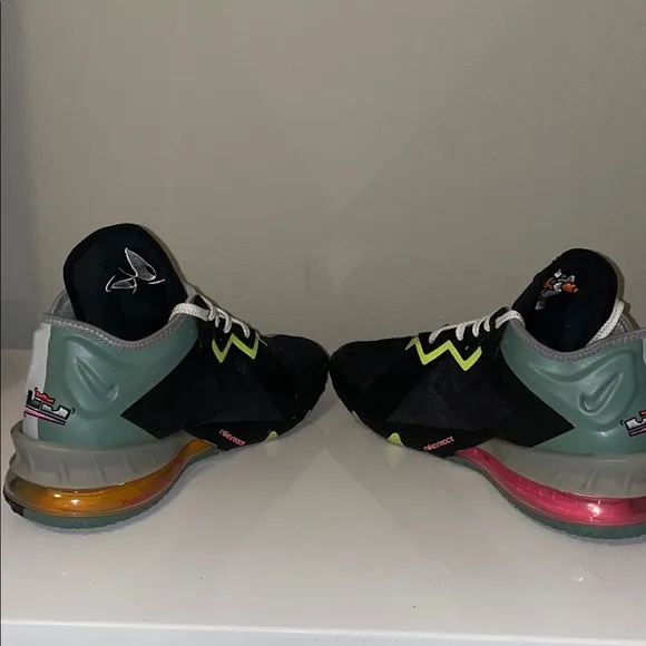 Nike LeBron XVIII Low EP 18 (Bugs vs Marvin) 12.5