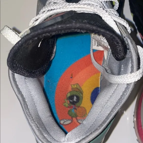 Nike LeBron XVIII Low EP 18 (Bugs vs Marvin) 12.5