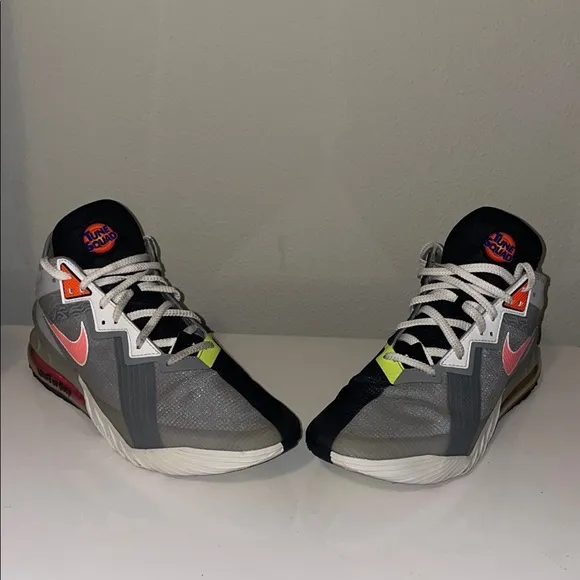 Nike LeBron XVIII Low EP 18 (Bugs vs Marvin) 12.5
