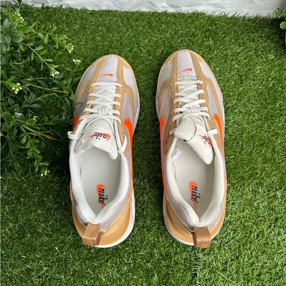 Nike  men Air MaxDawn ElementalGold Total Orange Gold  Men Size 8 new