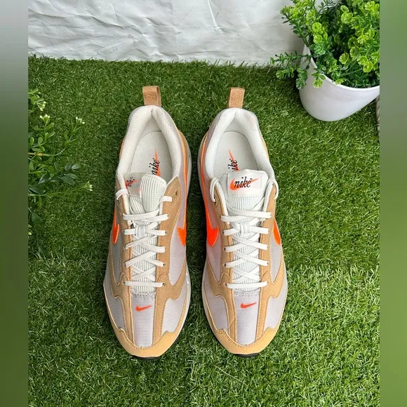 Nike  men Air MaxDawn ElementalGold Total Orange Gold  Men Size 8 new