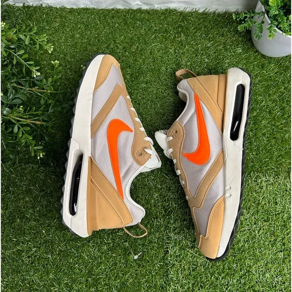 Nike  men Air MaxDawn ElementalGold Total Orange Gold  Men Size 8 new