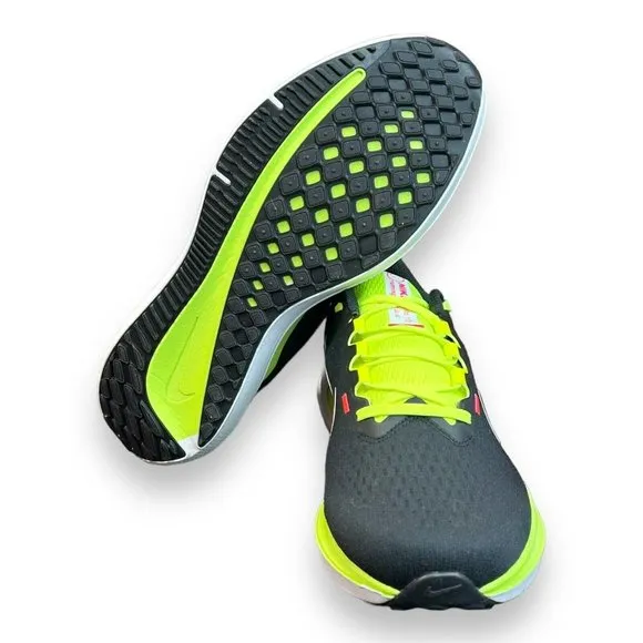 Nike Men's Air Winflo 10 XCC Running shoes FN6825 010 size 11.5 Black White Pink