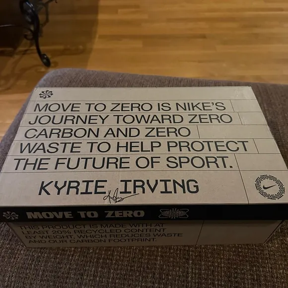 NIKE men’s Kyrie 8 Eagle Sneakers