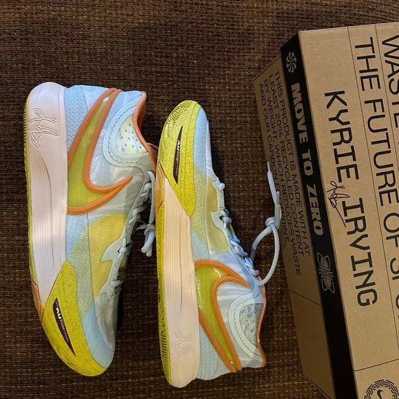 NIKE men’s Kyrie 8 Eagle Sneakers