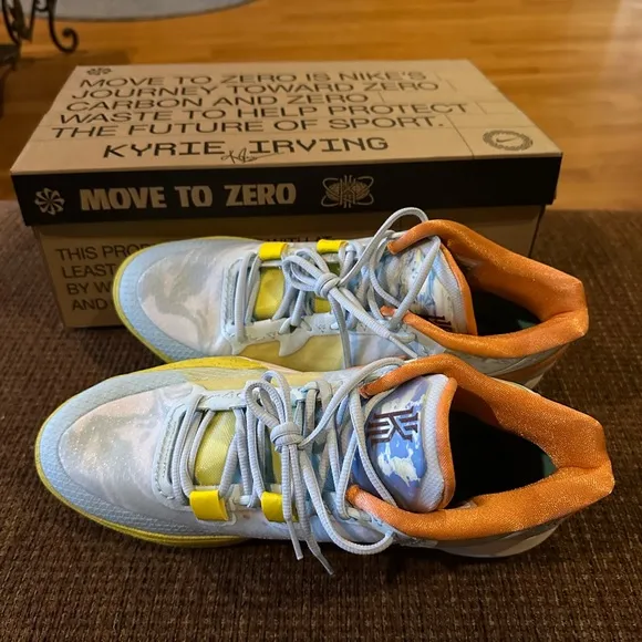 NIKE men’s Kyrie 8 Eagle Sneakers