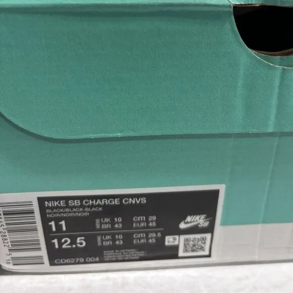 Nike Men’s SB Charge Low Canvas Sneakers Black, Size 11 M
