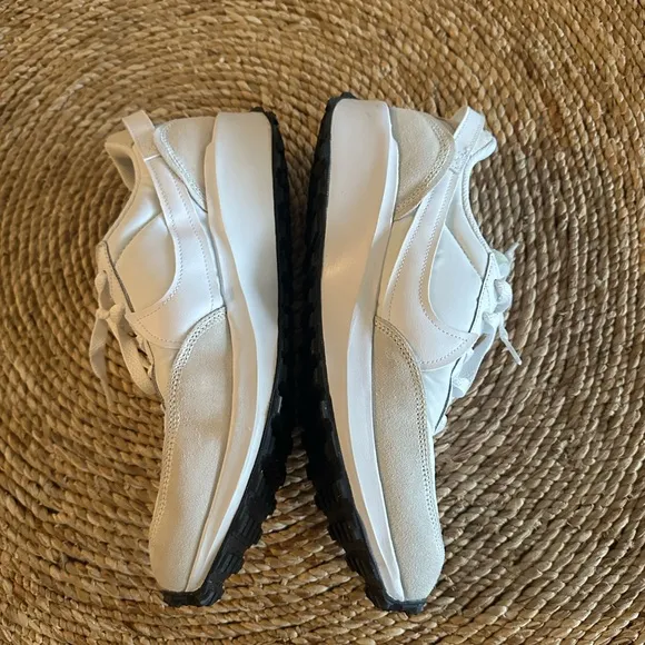 NIKE Mens Waffle Debut Sz 10.5 NWOt