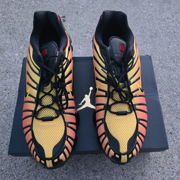 Nike  Shox TL Black and Yellow Sneaker Men Size 13