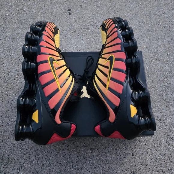 Nike  Shox TL Black and Yellow Sneaker Men Size 13