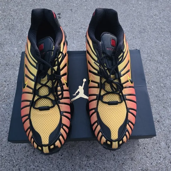 Nike  Shox TL Black and Yellow Sneaker Men Size 13
