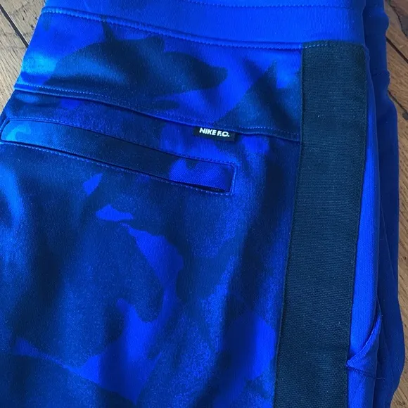 NIKE Soccer F.C. Libero Shorts Royal Blue Purple Printed Men’s Size Medium