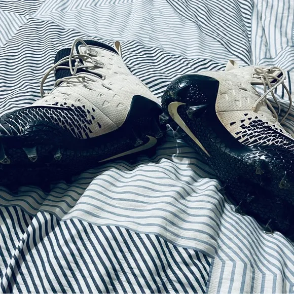 Nike Vapor Max Cleats Black and White - Size 9.5