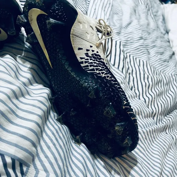 Nike Vapor Max Cleats Black and White - Size 9.5