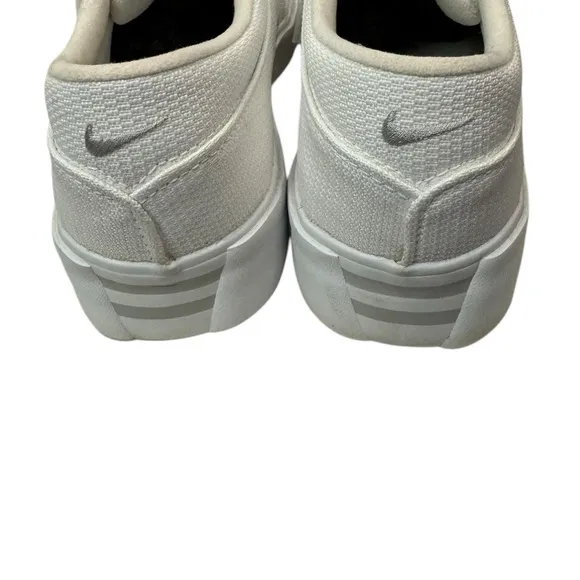 Nike Vintage Women's Y2K 2000 White Non-Marking Canvas Sneakers 8.5 RARE