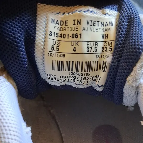Nike White and Pink Athletic Y2K Shoes
