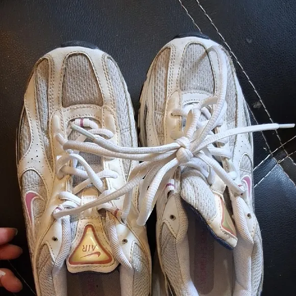 Nike White and Pink Athletic Y2K Shoes