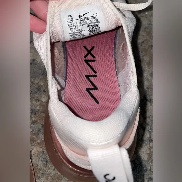 Nike Women's Air Max 270 Pink Sneakers size 6.5