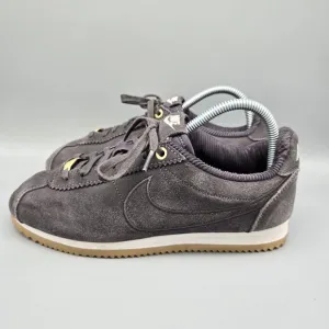 Nike Womens Cortez x Maria Sharapova Size 9.5 Gray Suede Gum Sole Sneakers