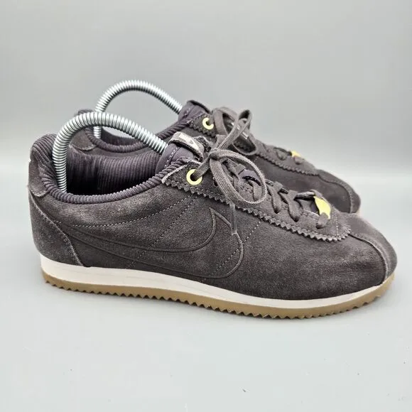 Nike Womens Cortez x Maria Sharapova Size 9.5 Gray Suede Gum Sole Sneakers