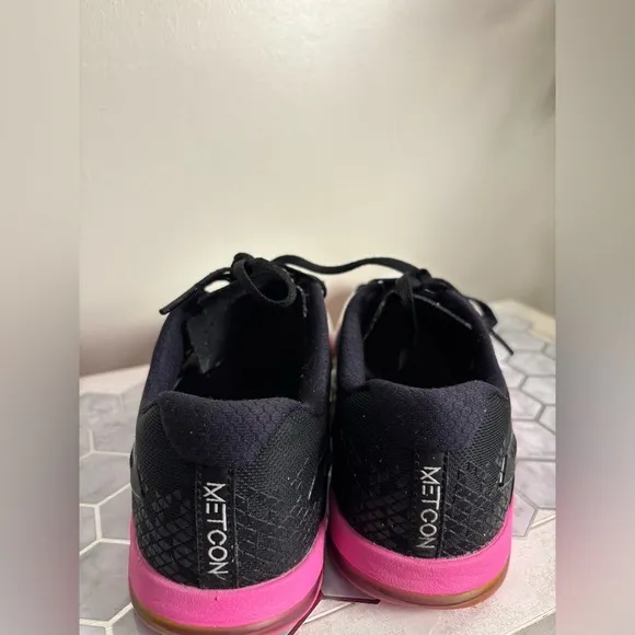Nike Women’s Metcon 4 XD Athletic Shoe, Size 9