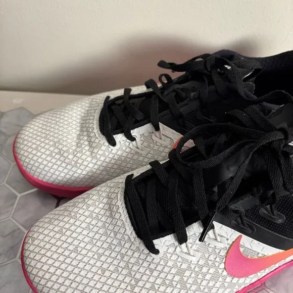 Nike Women’s Metcon 4 XD Athletic Shoe, Size 9