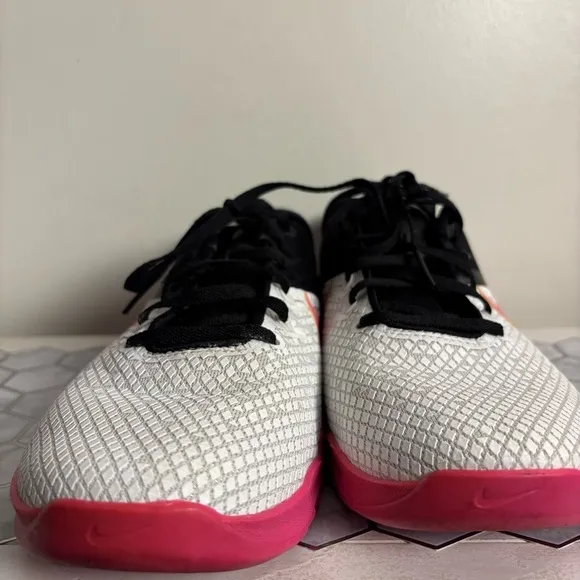 Nike Women’s Metcon 4 XD Athletic Shoe, Size 9