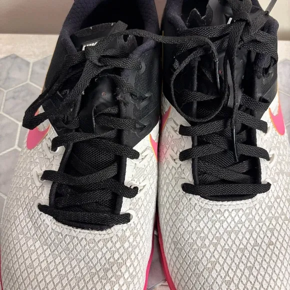 Nike Women’s Metcon 4 XD Athletic Shoe, Size 9