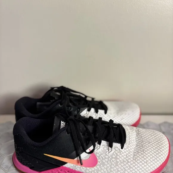 Nike Women’s Metcon 4 XD Athletic Shoe, Size 9