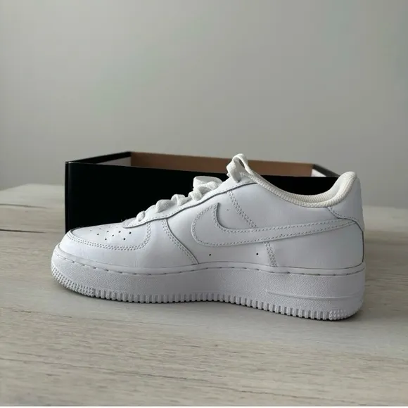 Nike Youth Boys Air Force One Triple White Sneakers Shoes 6y Women’s 7.5 - 8