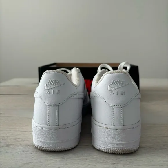 Nike Youth Boys Air Force One Triple White Sneakers Shoes 6y Women’s 7.5 - 8