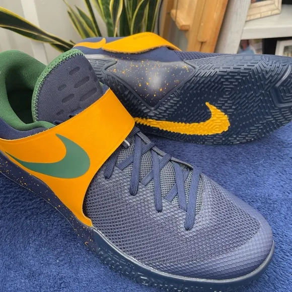 Nike Zoom Live Sneakers in Navy, green, and gold.  Promo sample shoes.  Size 15