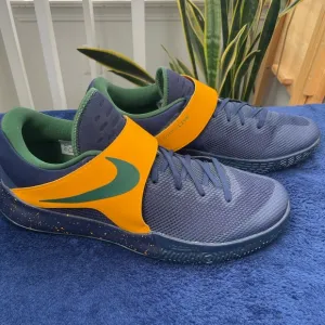 Nike Zoom Live Sneakers in Navy, green, and gold.  Promo sample shoes.  Size 15
