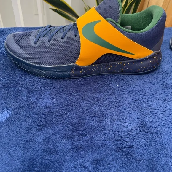 Nike Zoom Live Sneakers in Navy, green, and gold.  Promo sample shoes.  Size 15