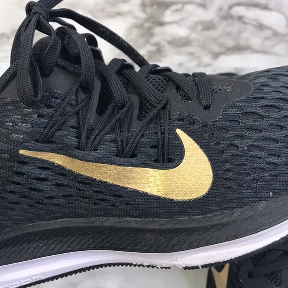 Nike Zoom WINFLO Running Shoes  Black &amp; Metallic Gold Women’s Sz 7.5
