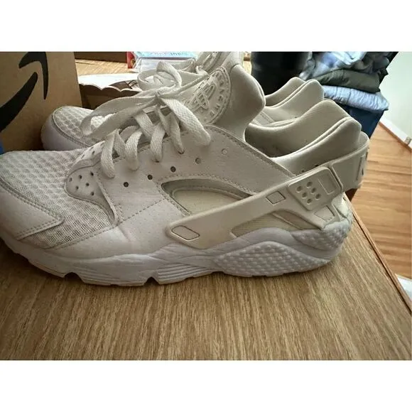 NIKE MEN'S AIR HUARACHE WHITE SNEAKERS